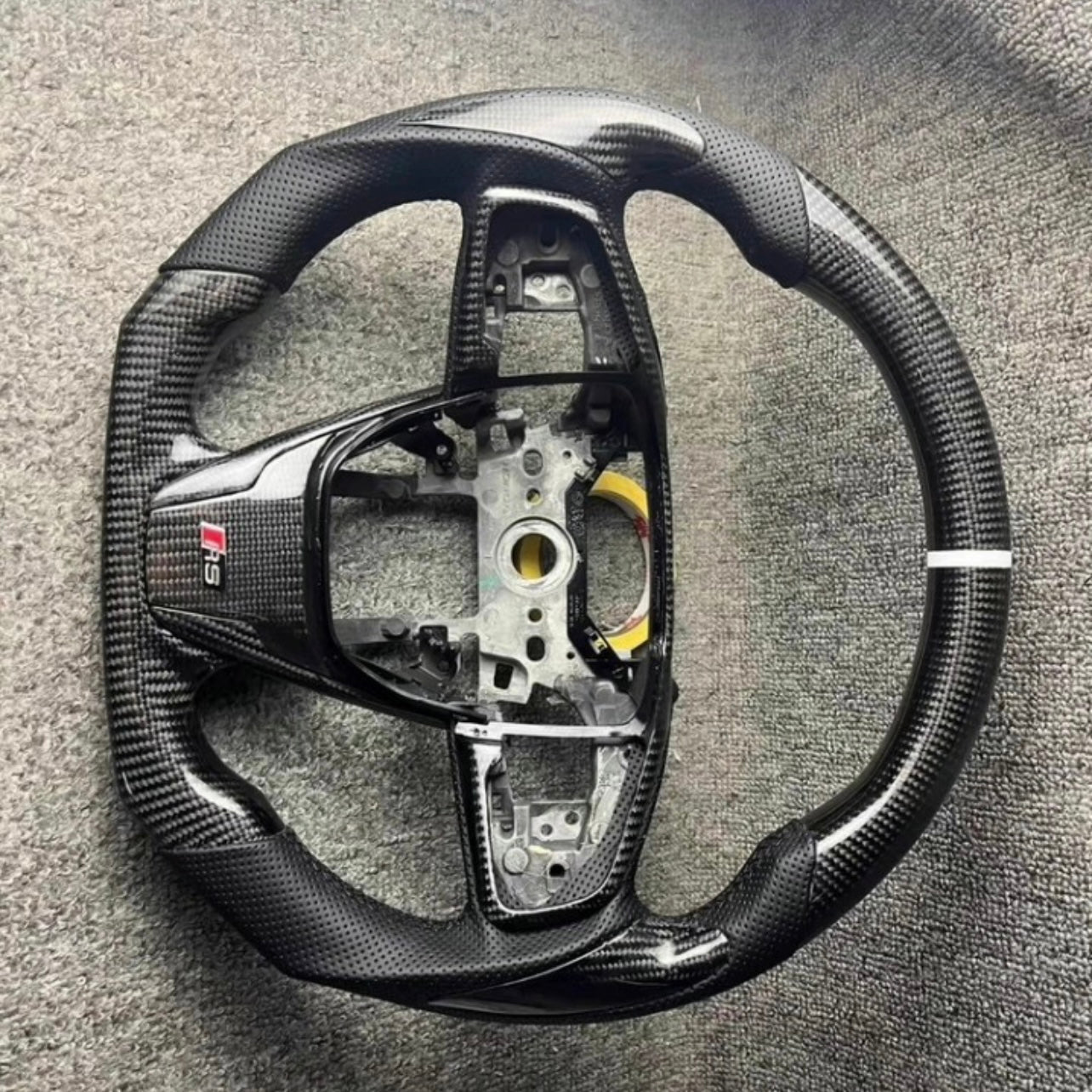 Volante de fibra de carbono personalizado estilo A