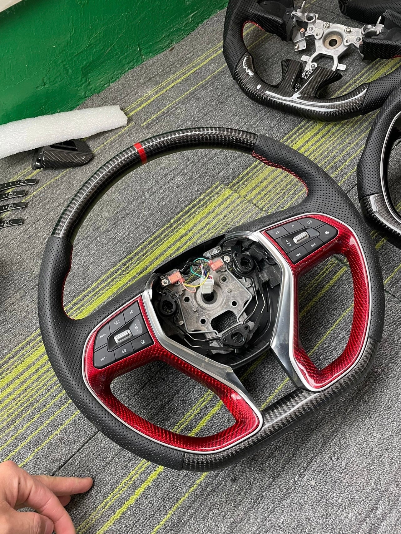Volante de fibra de carbono personalizado estilo F