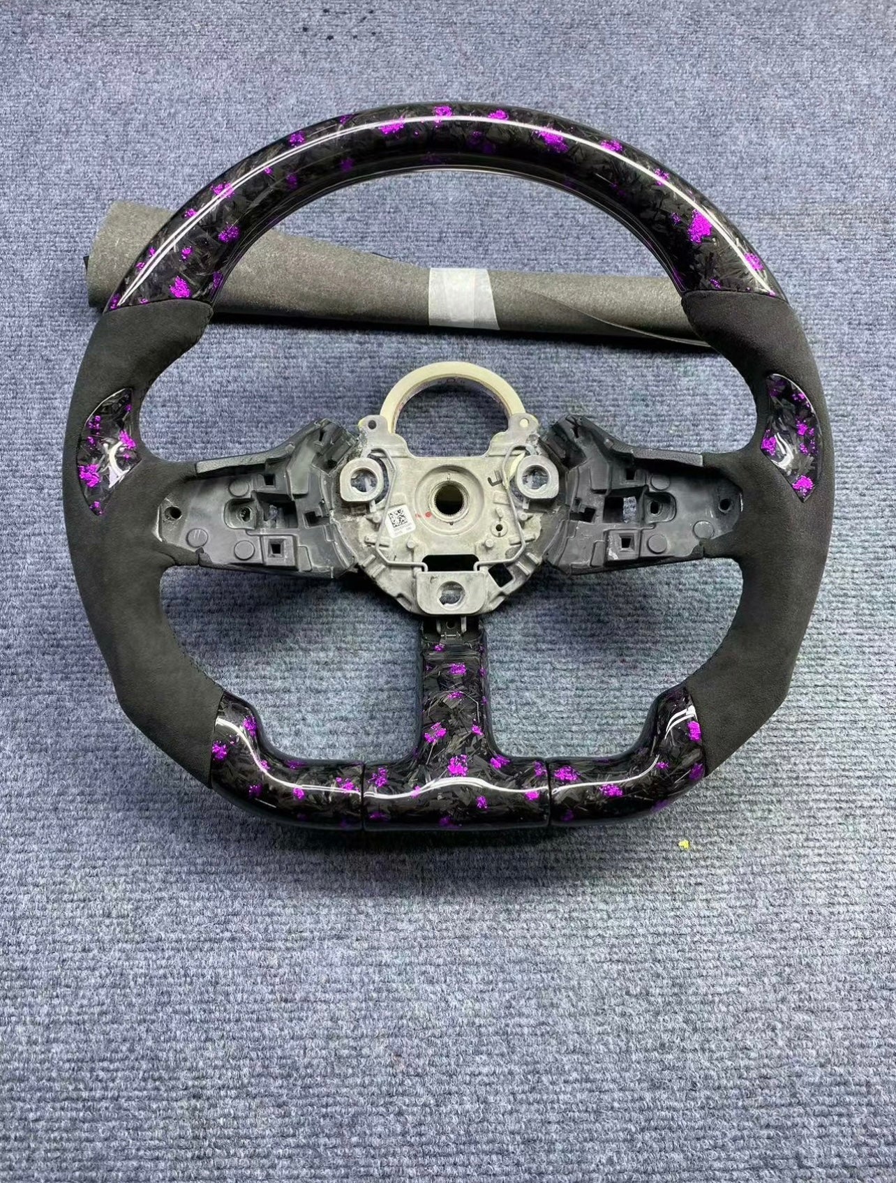 Volante de fibra de carbono personalizado estilo M