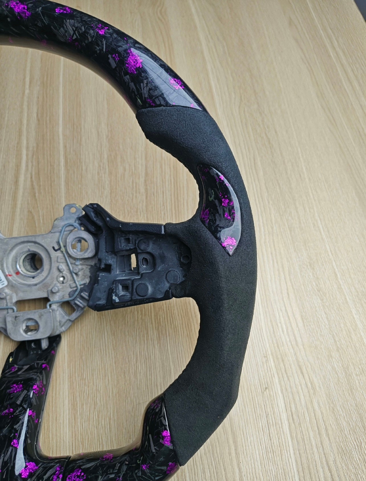 Volante de fibra de carbono personalizado estilo M