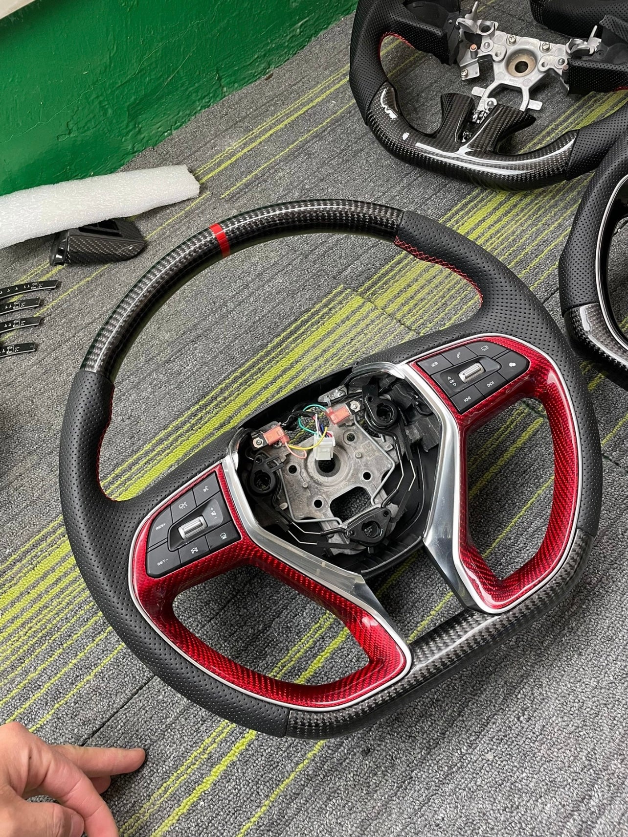 Personalised carbon fibre steering wheel style F