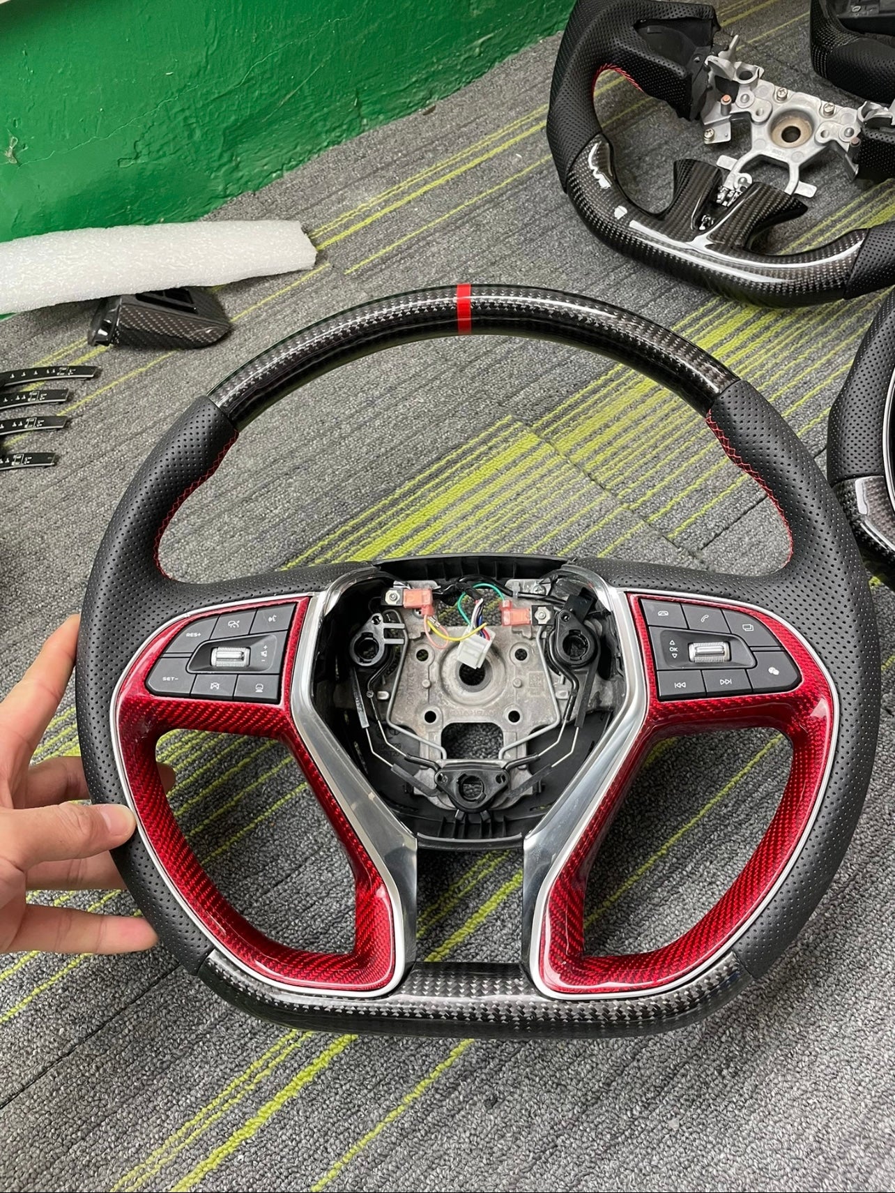 Personalised carbon fibre steering wheel style F