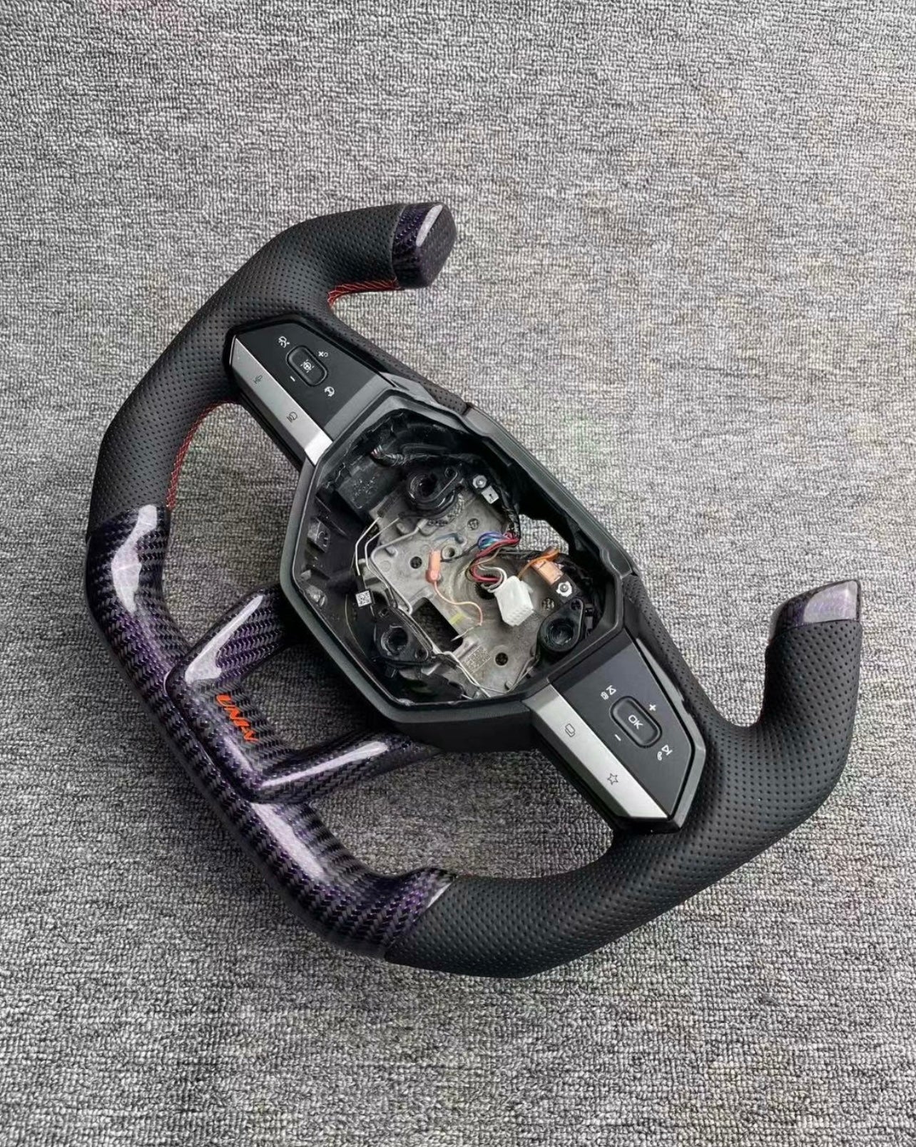 Personalised carbon fibre steering wheel style I