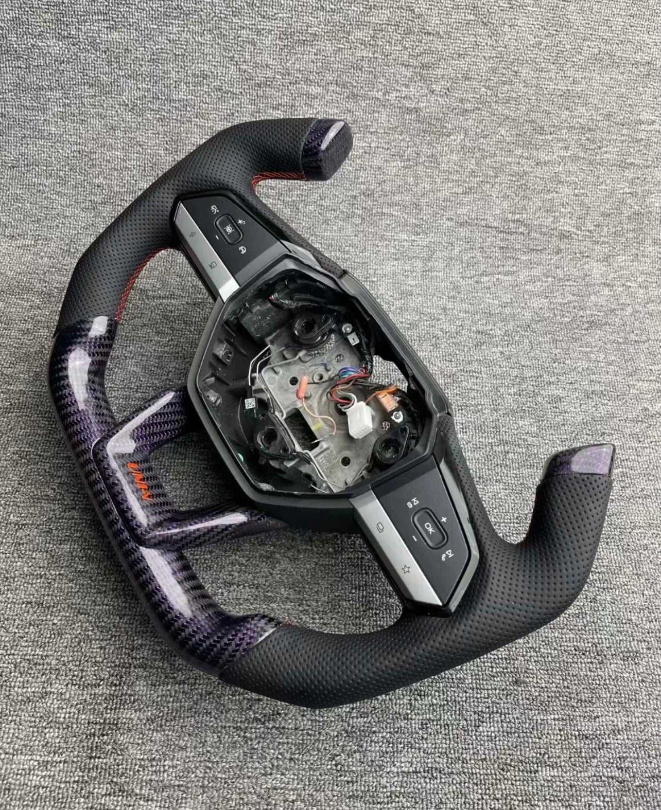 Personalised carbon fibre steering wheel style I