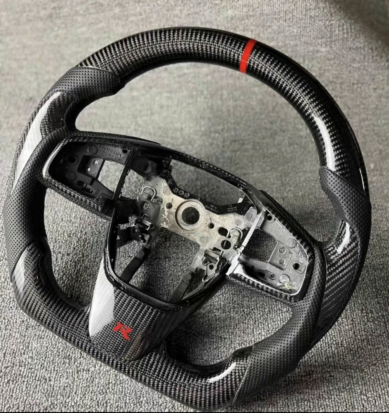 Personalised carbon fibre steering wheel style D