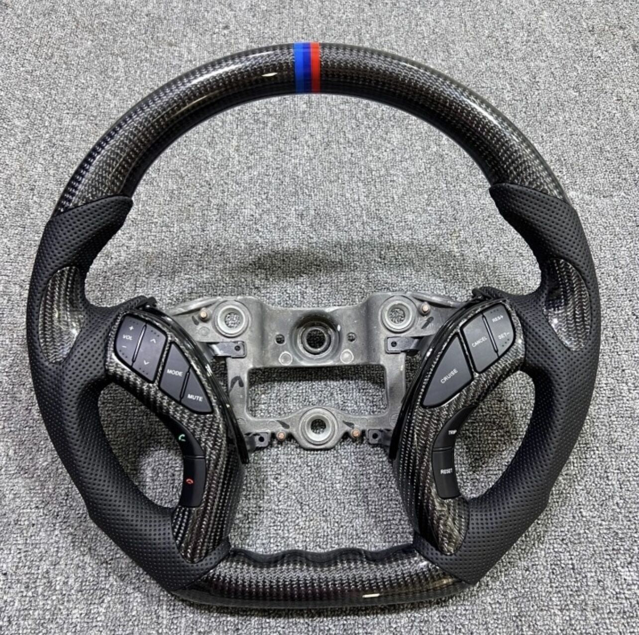 Personalised carbon fibre steering wheel style P